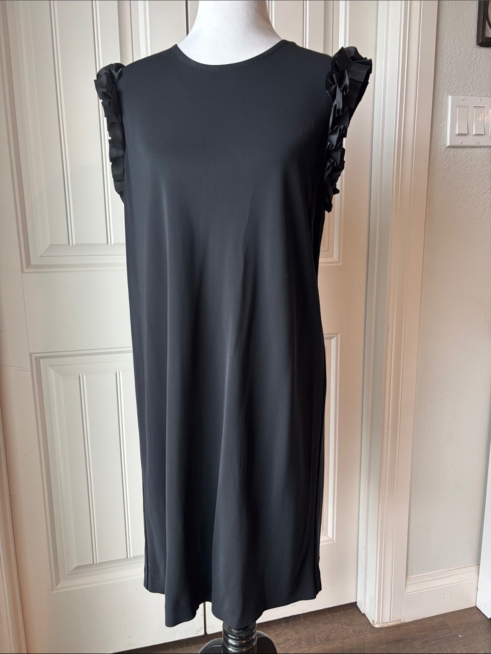 🩷 Tory Burch Black Ruffle Shoulder Open Tie Back Shift Dress XL